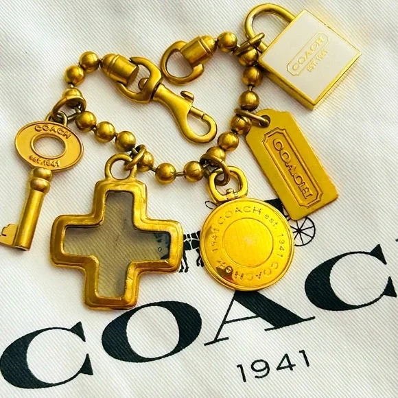 💰SOLD💰Vintage Coach 1941 Charm Bracelet - Picture 5 of 15